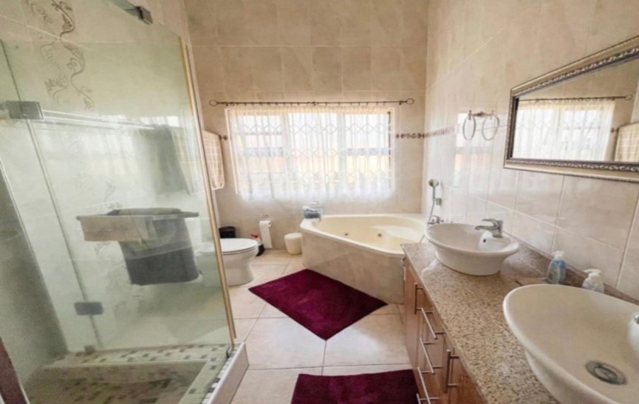 4 Bedroom Property for Sale in Kosmos North West